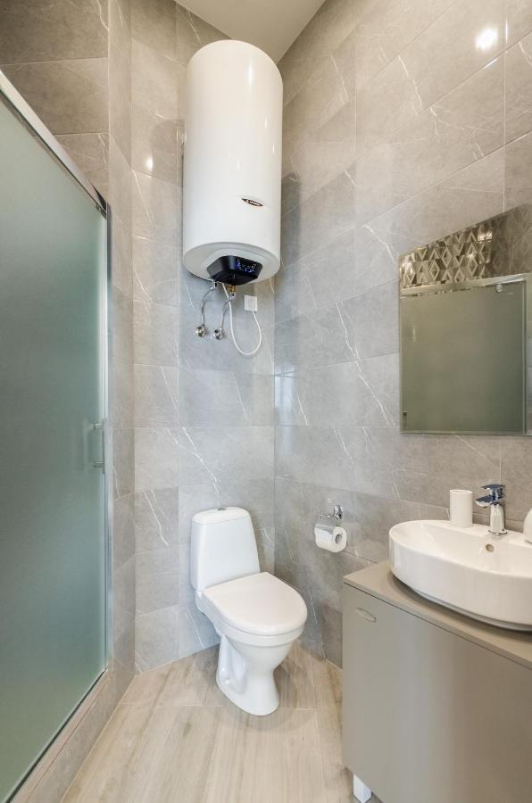 קייב New Apartment Near Railway Station 1A מראה חיצוני תמונה